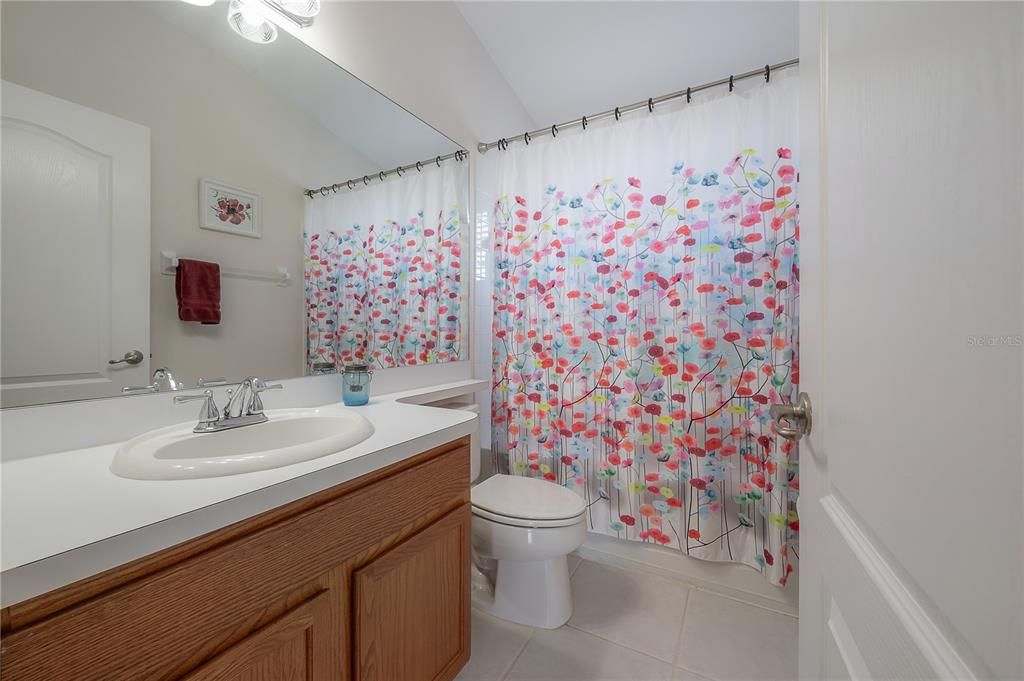 最近售出: $360,000 (3 贝兹, 2 浴室, 1789 平方英尺)