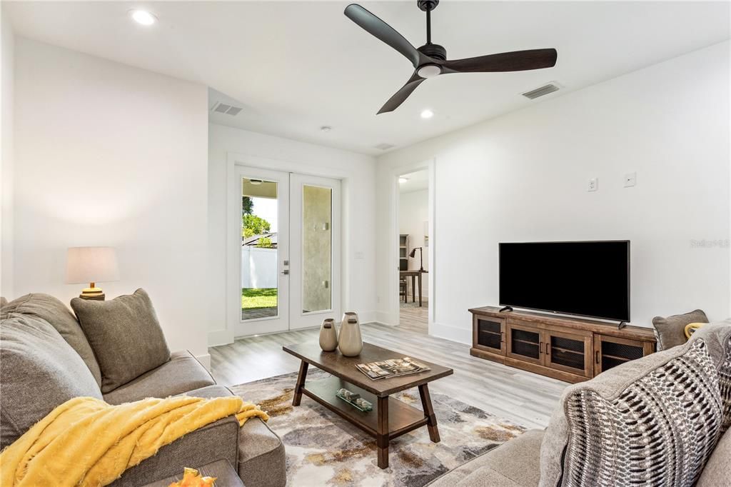 Active With Contract: $557,000 (4 beds, 2 baths, 1816 Square Feet)