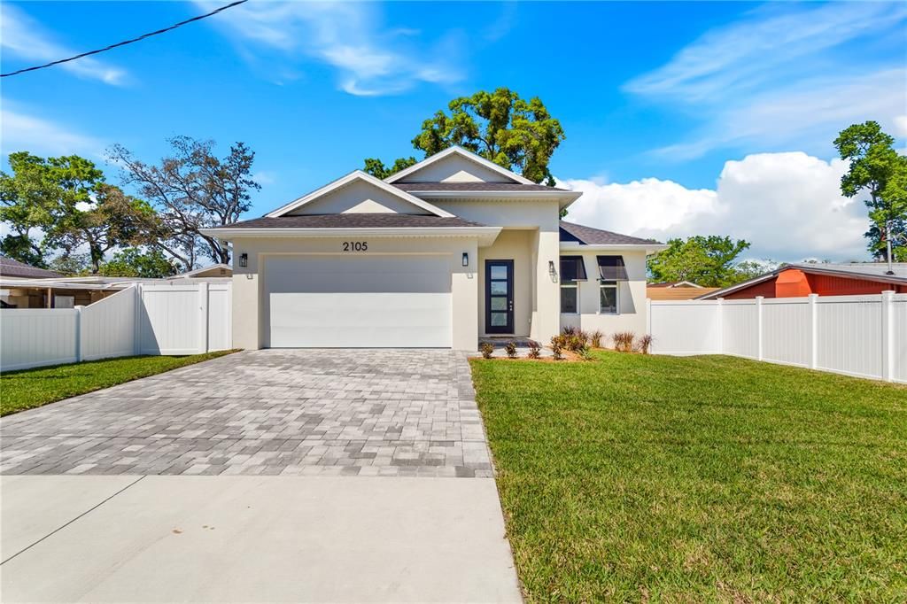 Active With Contract: $557,000 (4 beds, 2 baths, 1816 Square Feet)