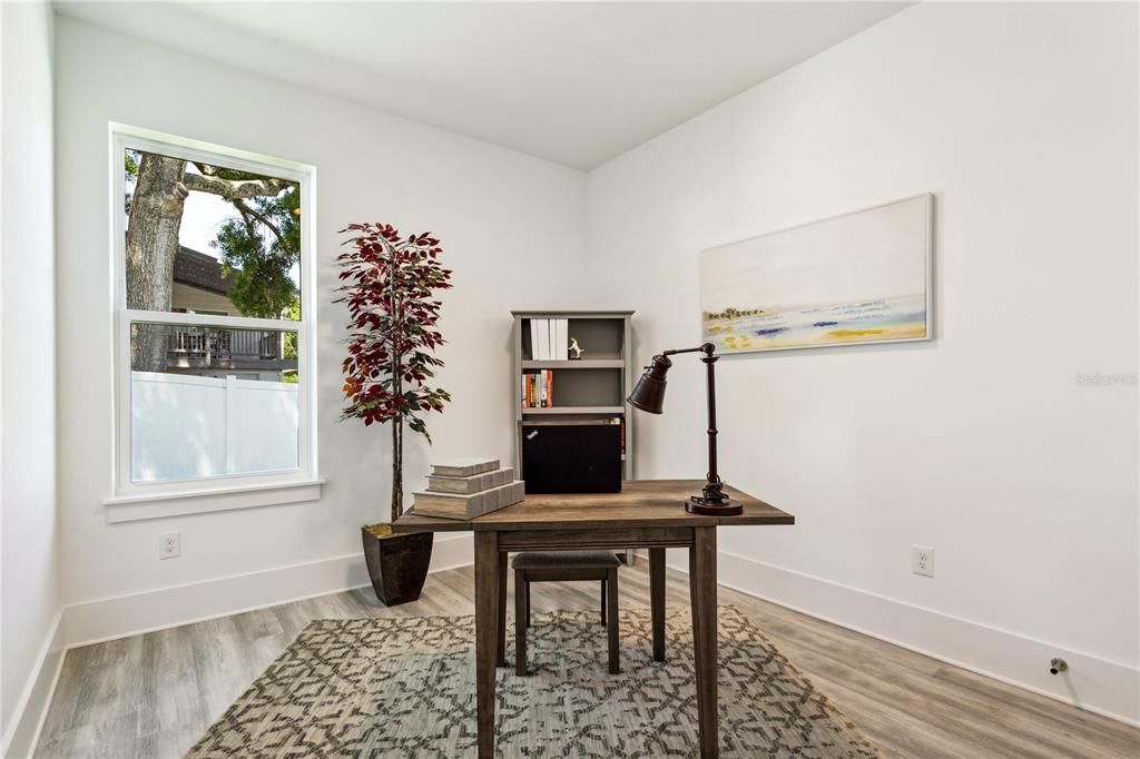 Active With Contract: $557,000 (4 beds, 2 baths, 1816 Square Feet)