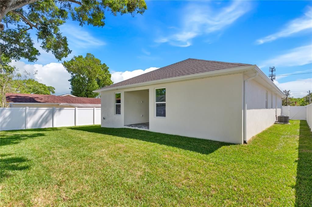 Active With Contract: $557,000 (4 beds, 2 baths, 1816 Square Feet)