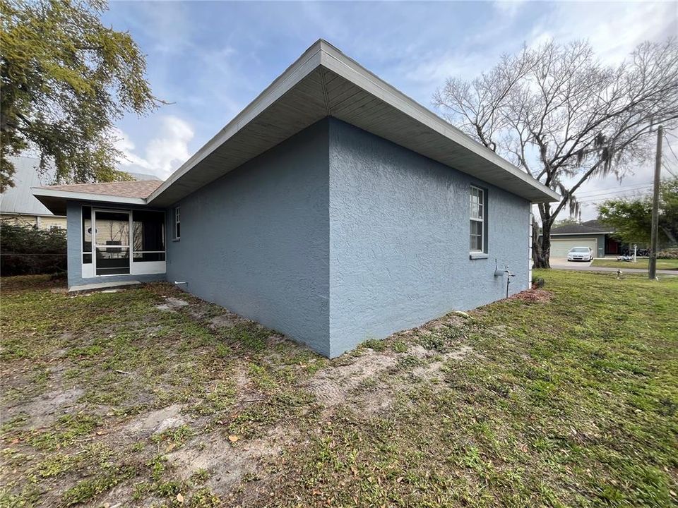 For Sale: $360,000 (3 beds, 2 baths, 1127 Square Feet)