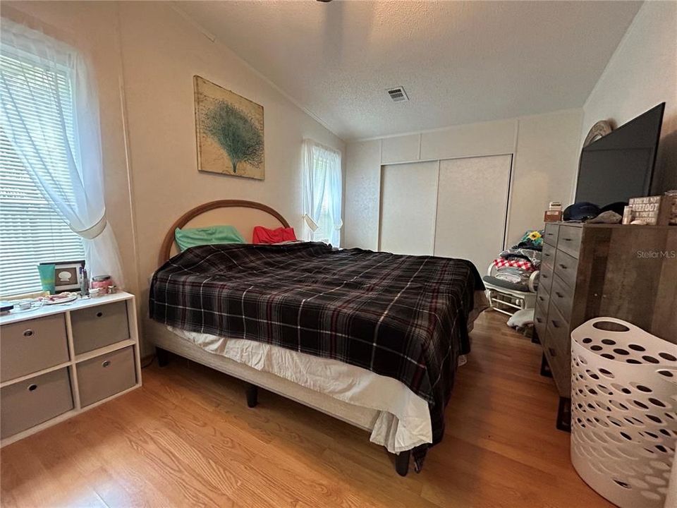 For Sale: $170,000 (2 beds, 2 baths, 1080 Square Feet)