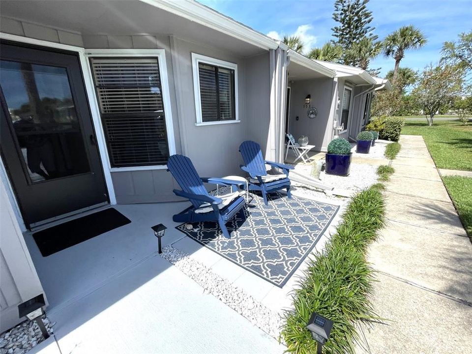 For Sale: $359,000 (2 beds, 2 baths, 970 Square Feet)