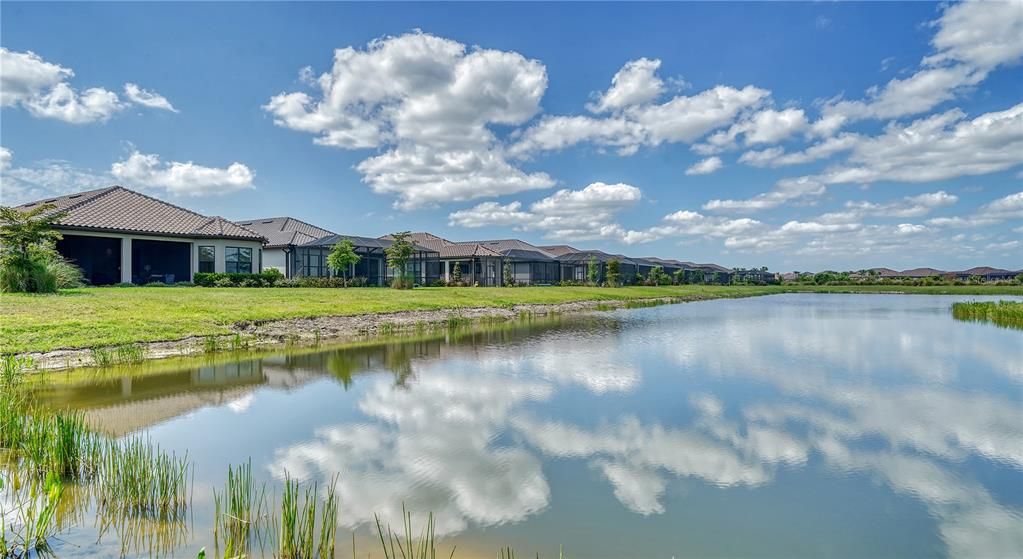 Active With Contract: $750,000 (3 beds, 3 baths, 2433 Square Feet)