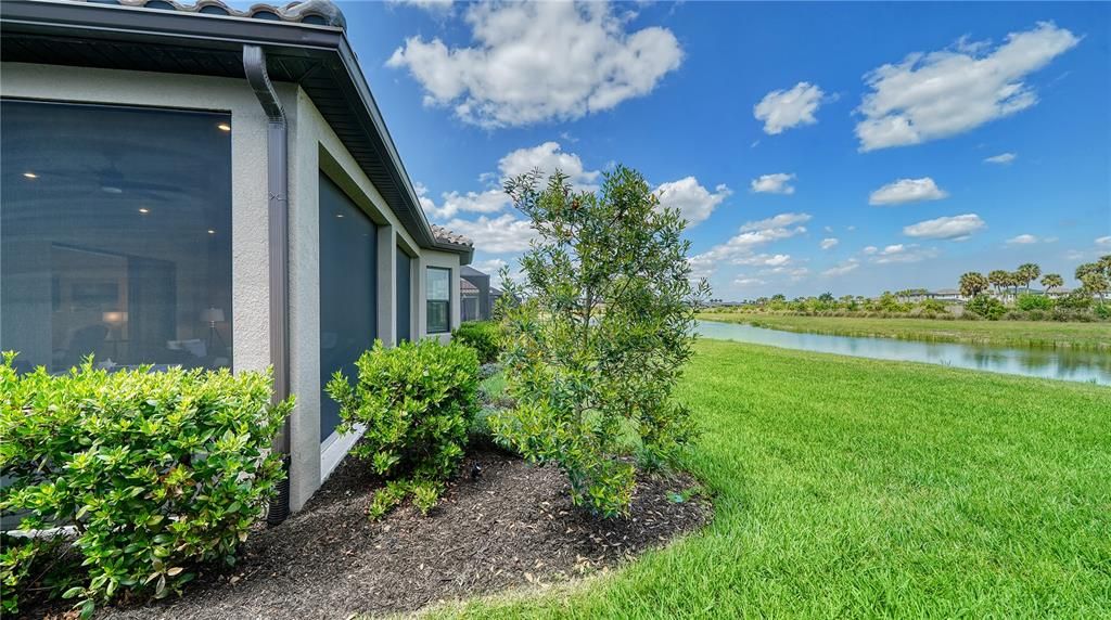 Active With Contract: $750,000 (3 beds, 3 baths, 2433 Square Feet)