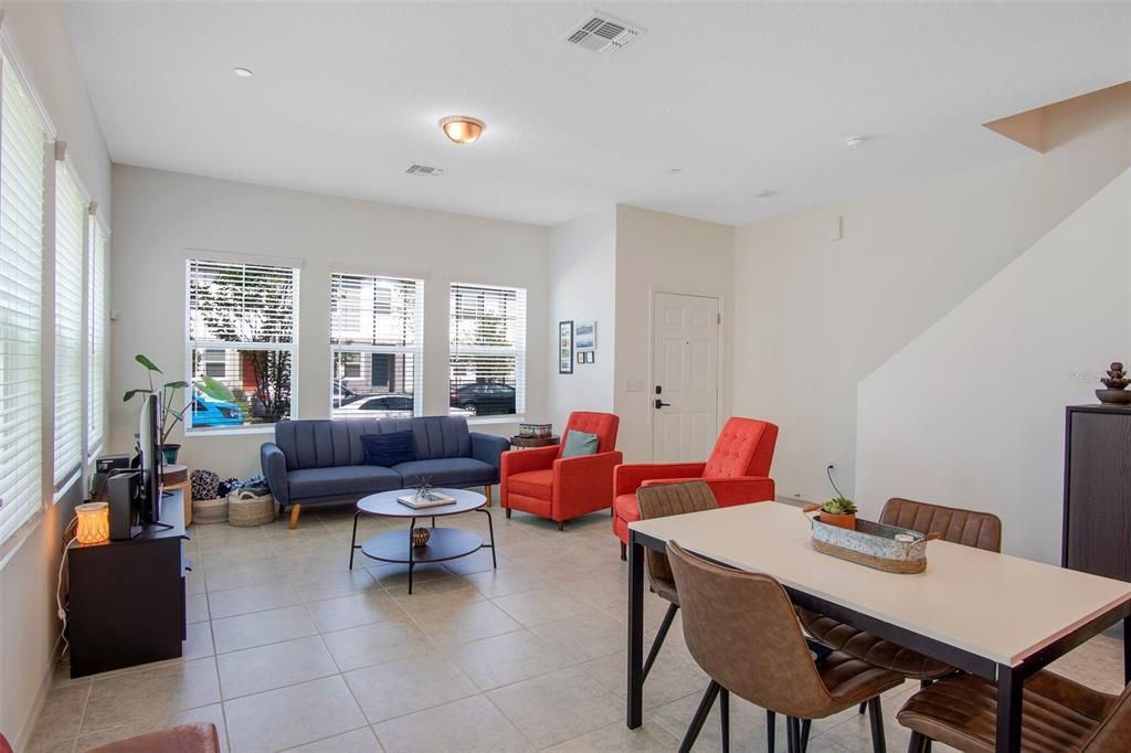 Active With Contract: $365,000 (3 beds, 2 baths, 1570 Square Feet)