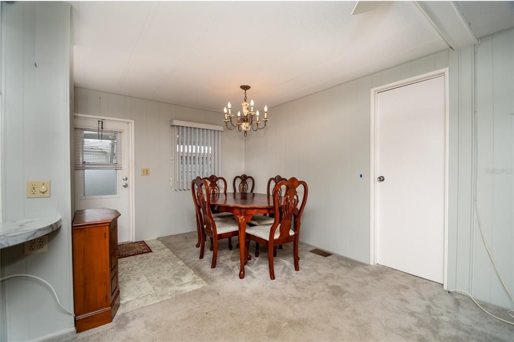 Active With Contract: $175,000 (2 beds, 2 baths, 1104 Square Feet)