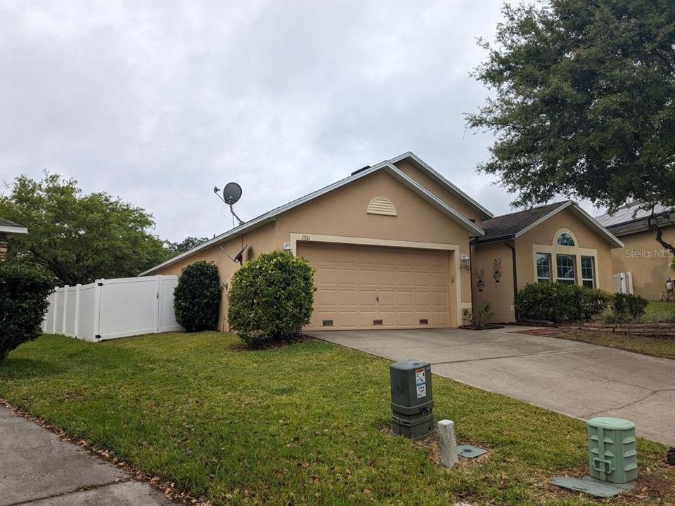 Recently Sold: $299,000 (4 beds, 2 baths, 1874 Square Feet)