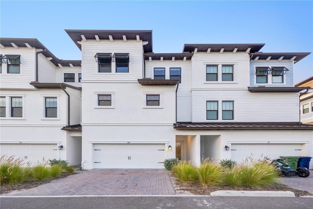 Active With Contract: $7,250 (4 beds, 3 baths, 2972 Square Feet)