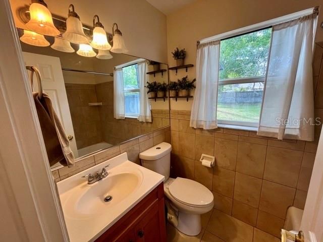 Recently Sold: $359,900 (2 beds, 1 baths, 992 Square Feet)