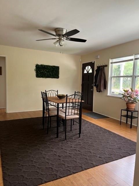 Recently Sold: $359,900 (2 beds, 1 baths, 992 Square Feet)