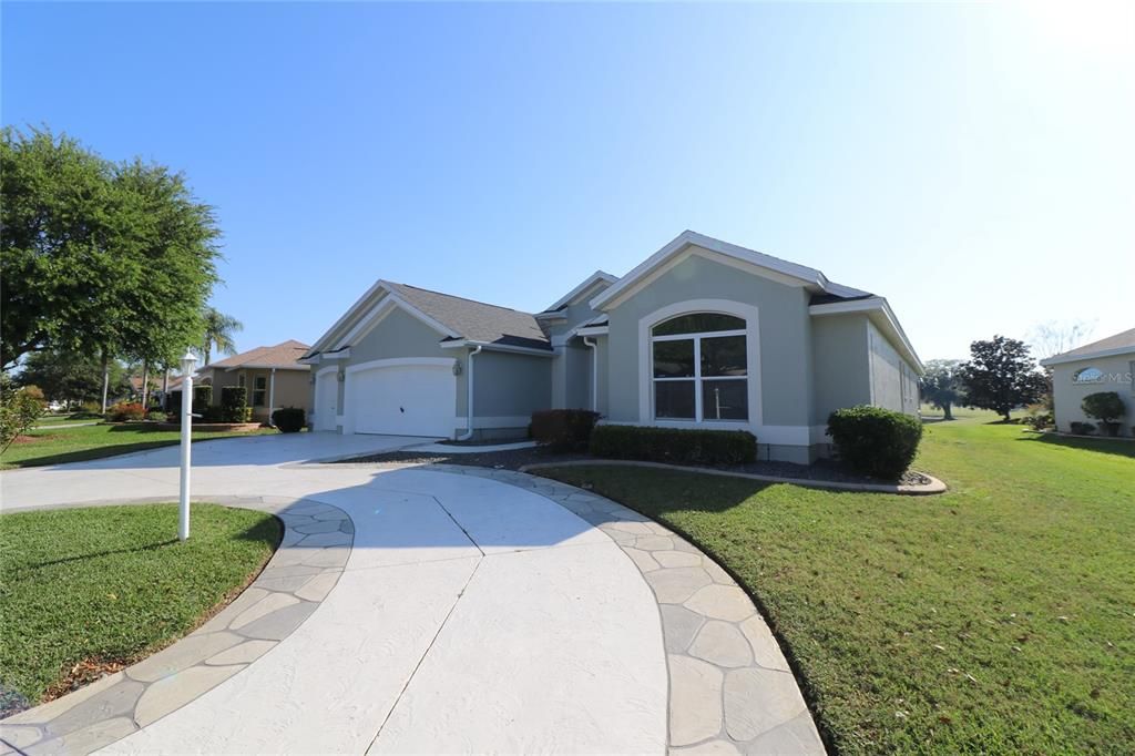 Recently Sold: $910,000 (3 beds, 2 baths, 2267 Square Feet)