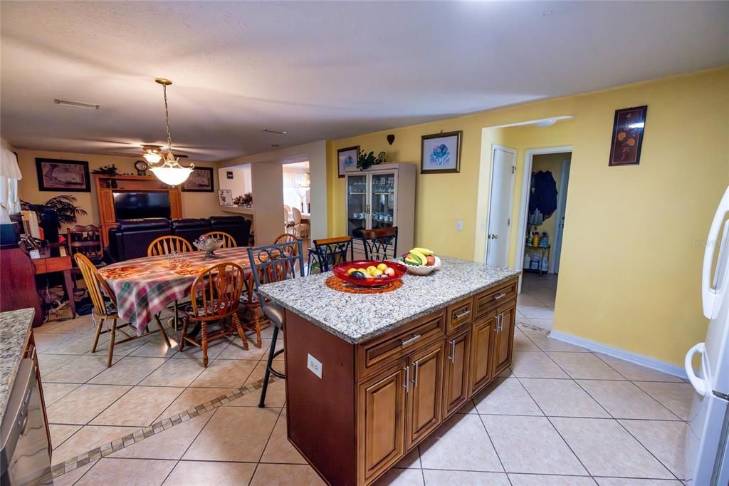 For Sale: $440,000 (4 beds, 2 baths, 2879 Square Feet)
