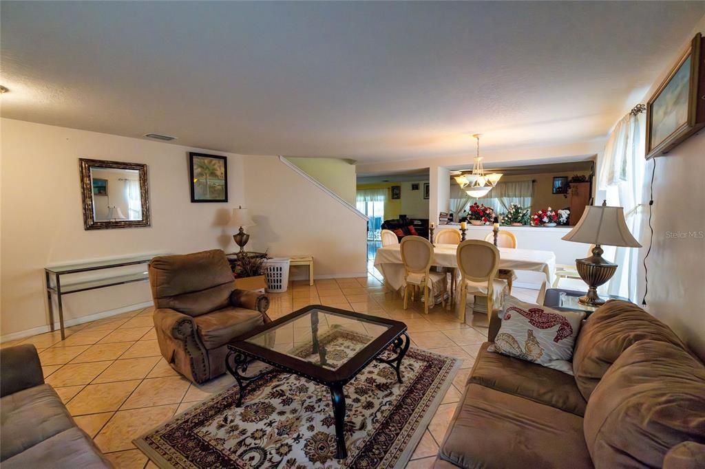 For Sale: $450,000 (4 beds, 2 baths, 2879 Square Feet)