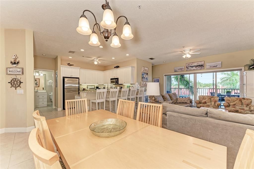 Recently Sold: $825,000 (3 beds, 2 baths, 1268 Square Feet)