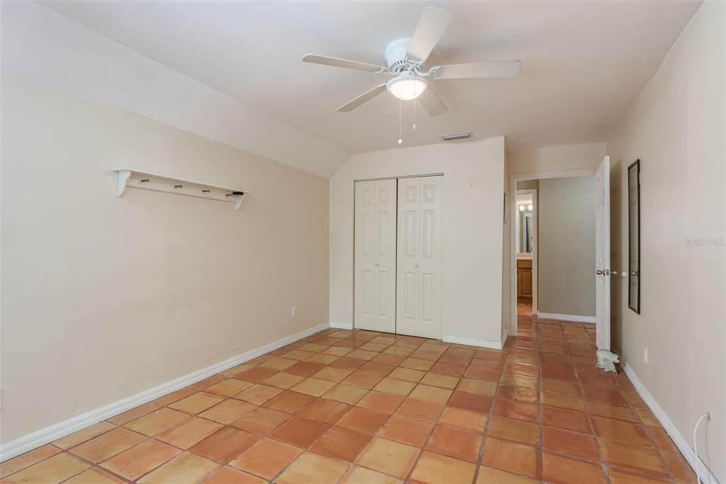 Recently Sold: $355,000 (2 beds, 2 baths, 1469 Square Feet)