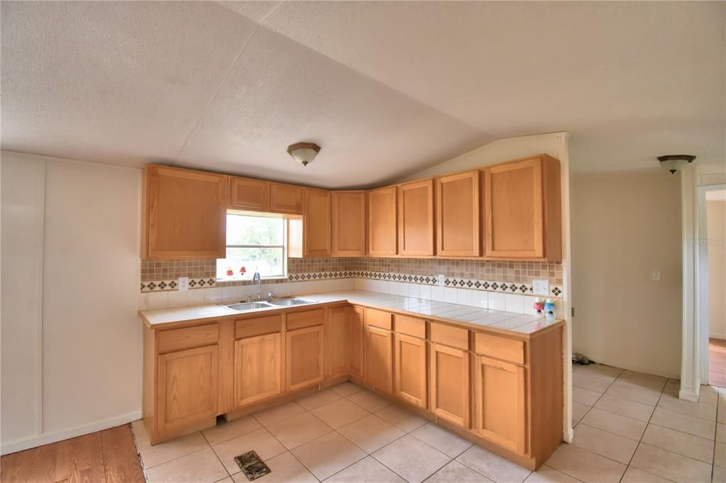 Recently Sold: $149,900 (2 beds, 1 baths, 644 Square Feet)