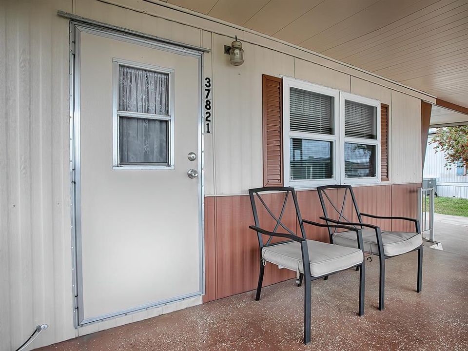 Active With Contract: $89,900 (2 beds, 1 baths, 768 Square Feet)
