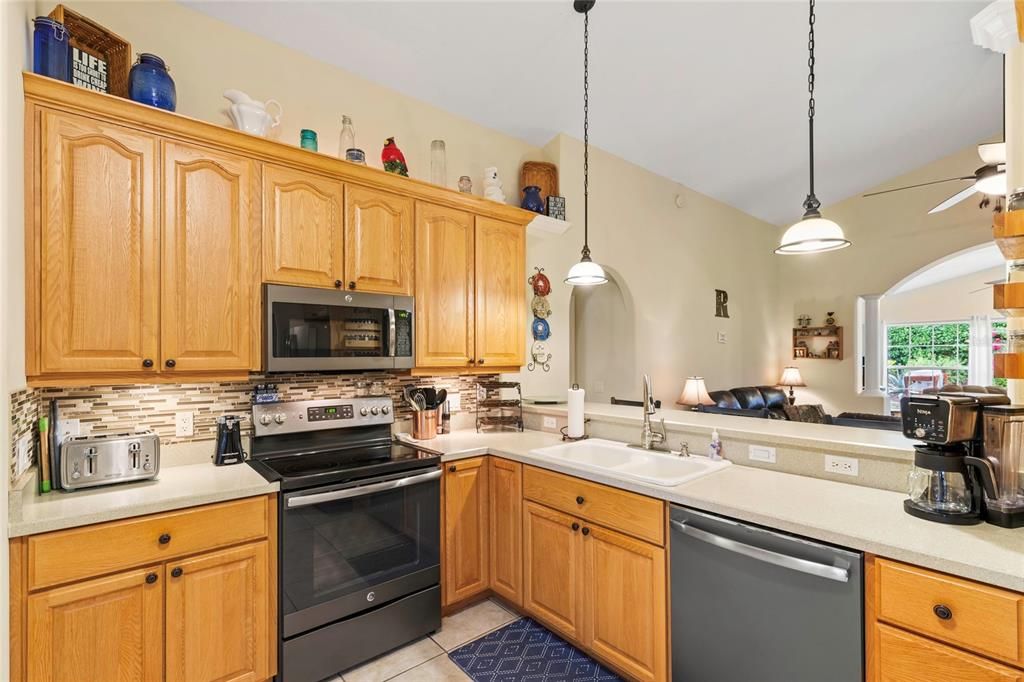For Sale: $325,000 (2 beds, 2 baths, 1532 Square Feet)
