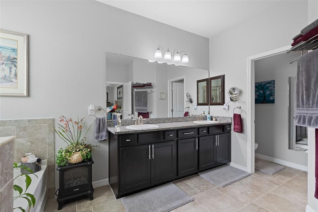 Active With Contract: $495,000 (4 beds, 3 baths, 2728 Square Feet)