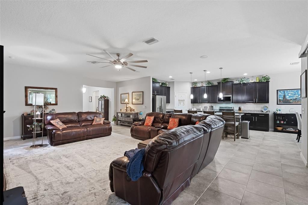 Active With Contract: $495,000 (4 beds, 3 baths, 2728 Square Feet)