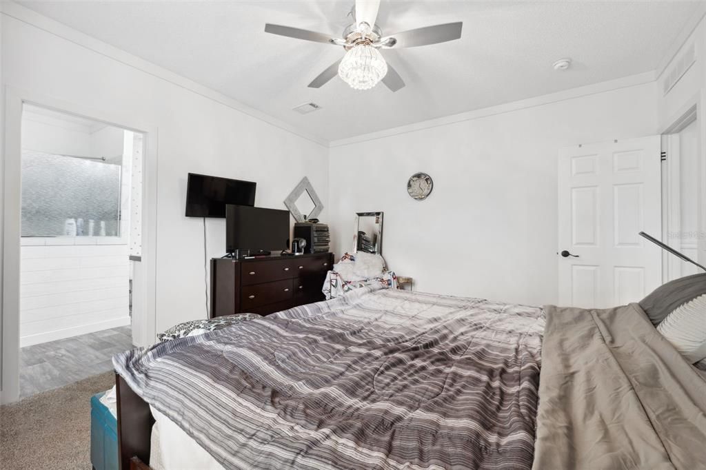 For Sale: $280,000 (2 beds, 2 baths, 1140 Square Feet)