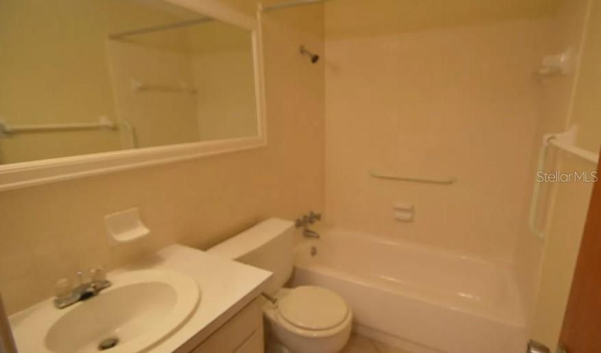 For Sale: $150,000 (2 beds, 1 baths, 722 Square Feet)