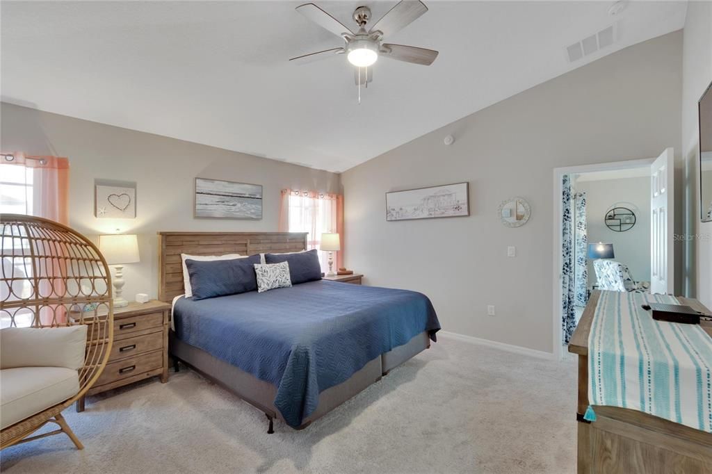 Recently Sold: $392,000 (3 beds, 2 baths, 1602 Square Feet)