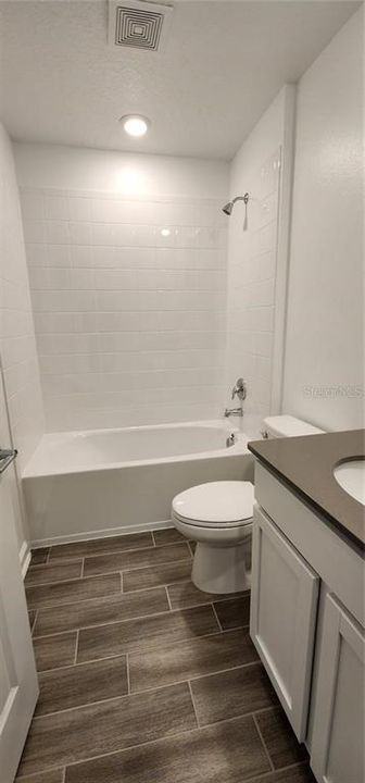 For Rent: $2,250 (3 beds, 2 baths, 1555 Square Feet)