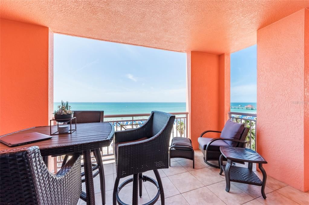 Deep Gulf front balcony with wide open views