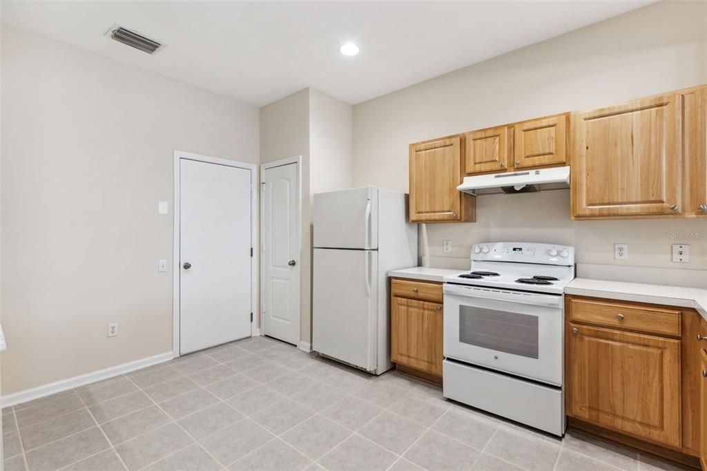 For Sale: $275,000 (3 beds, 2 baths, 1588 Square Feet)