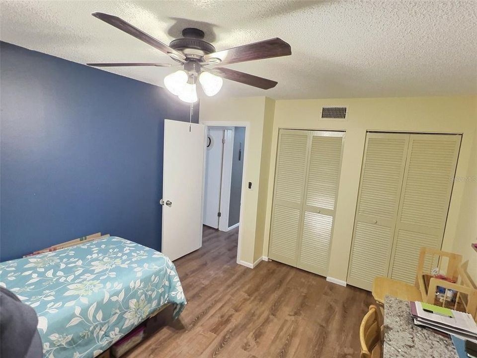For Sale: $143,900 (2 beds, 1 baths, 1054 Square Feet)