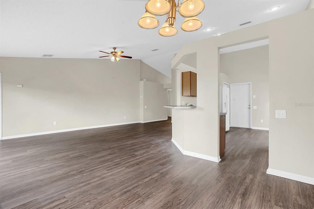 For Sale: $324,900 (3 beds, 2 baths, 1503 Square Feet)