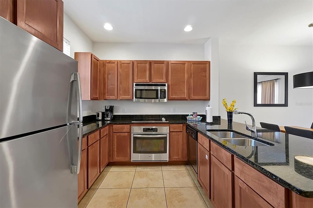 For Sale: $337,900 (2 beds, 2 baths, 1350 Square Feet)