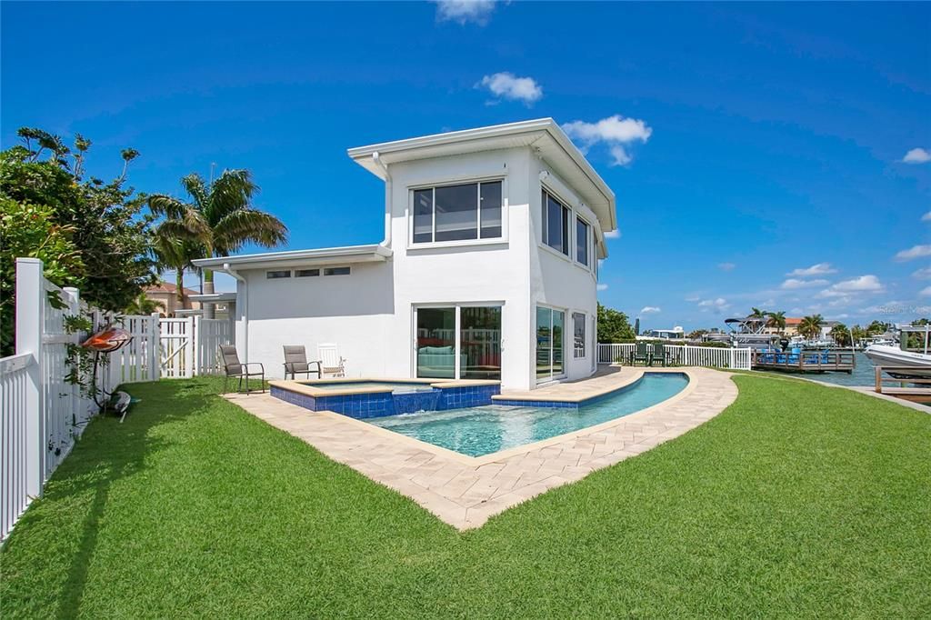 Recently Sold: $1,975,000 (4 beds, 3 baths, 2774 Square Feet)