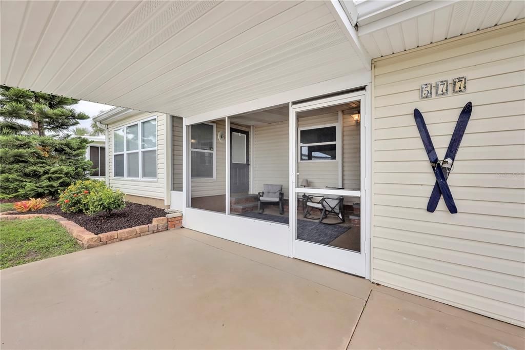 Active With Contract: $179,900 (2 beds, 2 baths, 864 Square Feet)