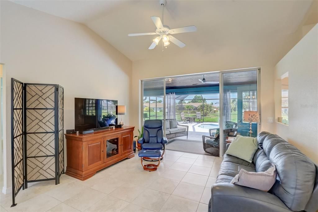 Active With Contract: $439,000 (3 beds, 2 baths, 1609 Square Feet)