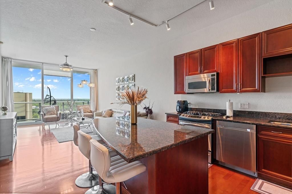 For Sale: $555,000 (2 beds, 2 baths, 1133 Square Feet)