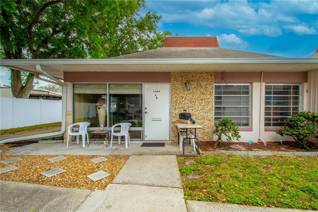 For Sale: $135,000 (2 beds, 1 baths, 768 Square Feet)