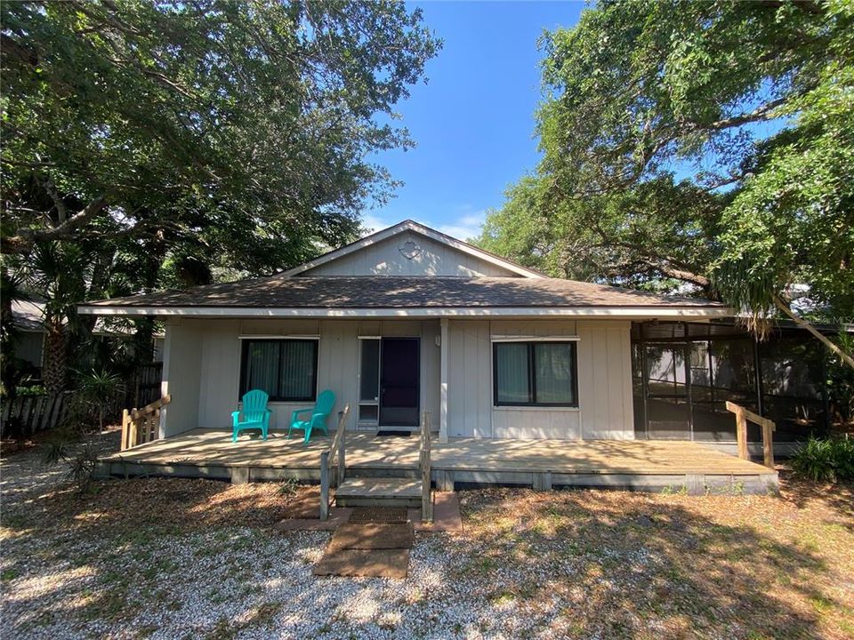 For Sale: $748,000 (2 beds, 2 baths, 1310 Square Feet)