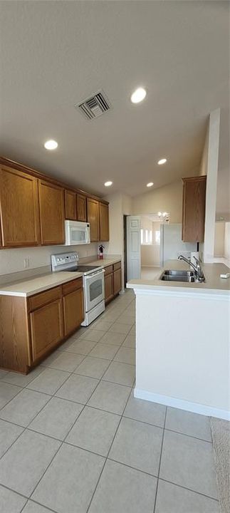 For Rent: $1,800 (2 beds, 2 baths, 1827 Square Feet)