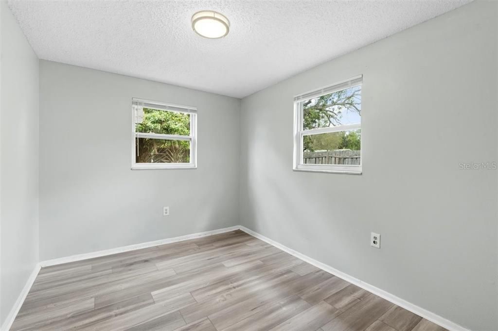 Active With Contract: $2,950 (4 beds, 2 baths, 1281 Square Feet)