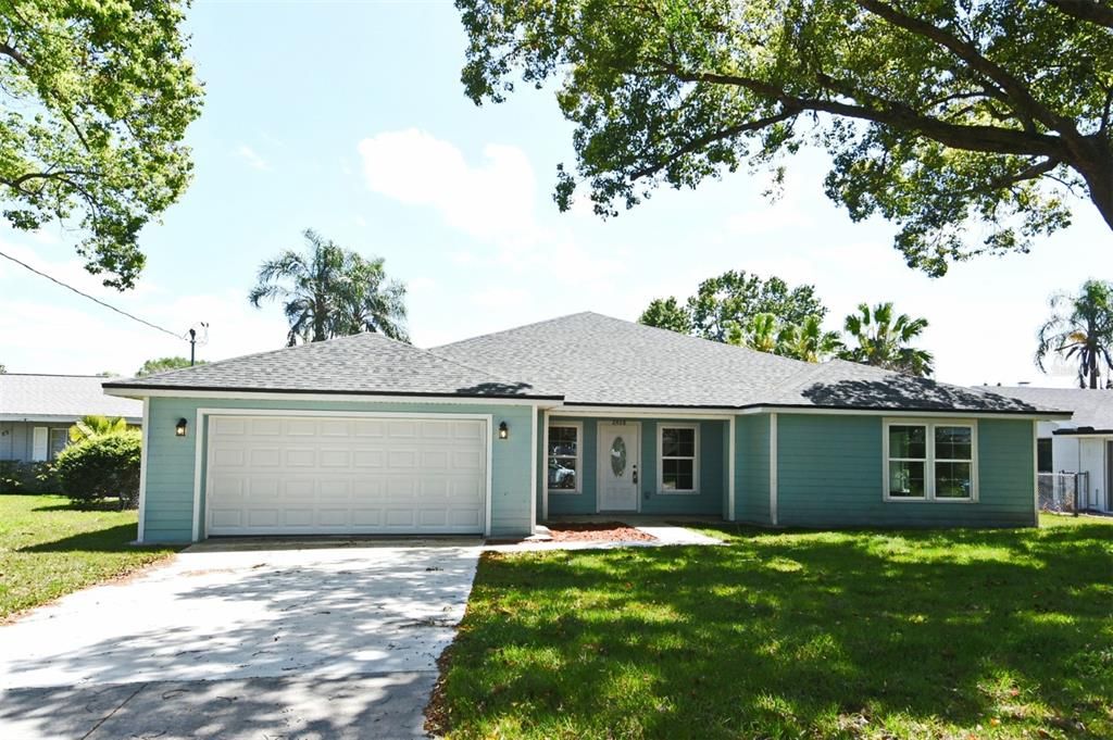 Recently Sold: $490,000 (4 beds, 2 baths, 2400 Square Feet)