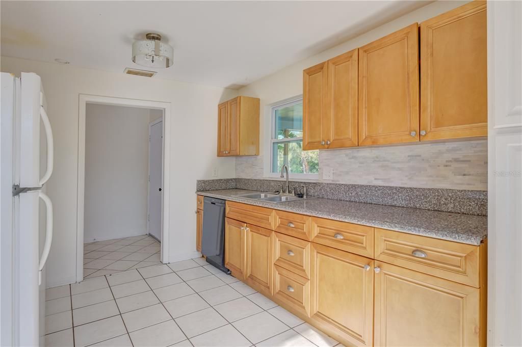 For Sale: $265,000 (3 beds, 2 baths, 1282 Square Feet)