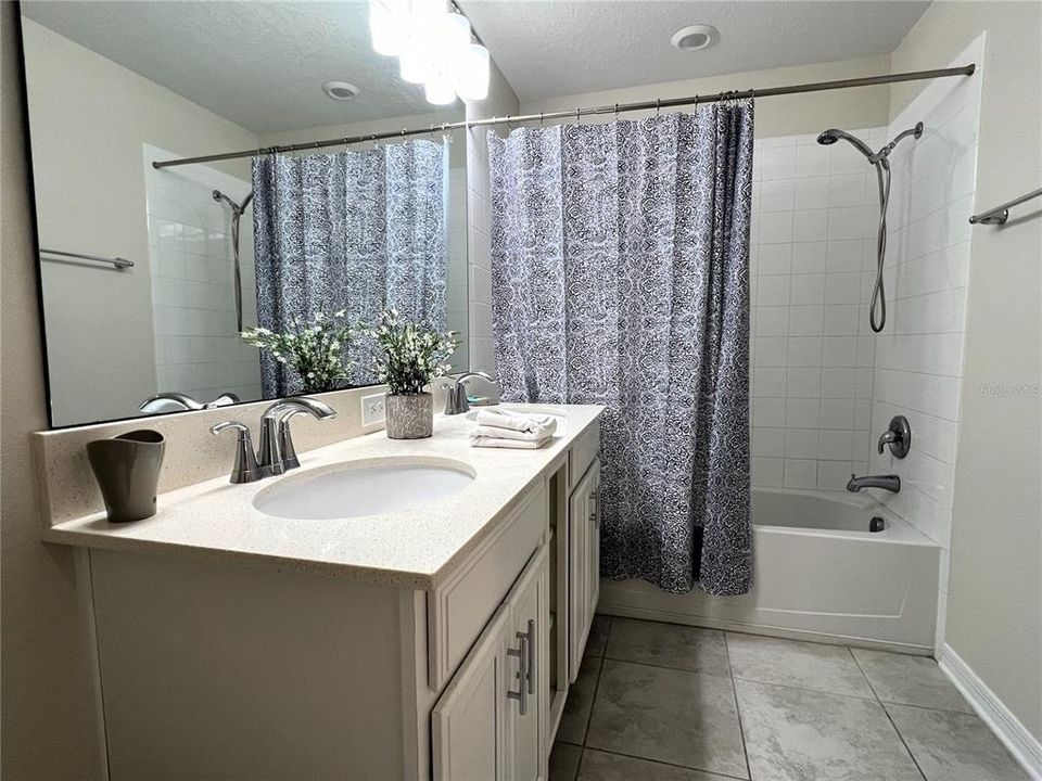 For Sale: $360,000 (2 beds, 2 baths, 1126 Square Feet)