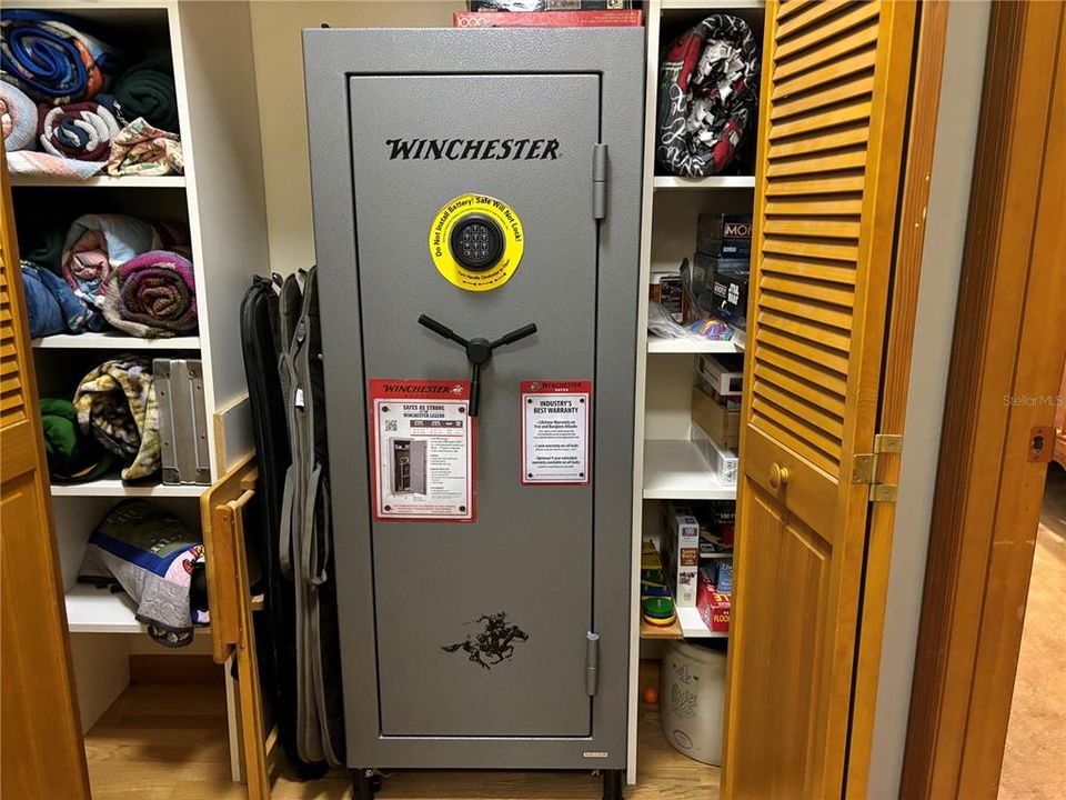 gun safe - included with the sale
