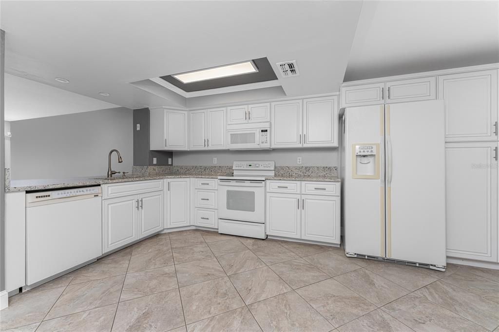 For Sale: $238,900 (2 beds, 2 baths, 1150 Square Feet)