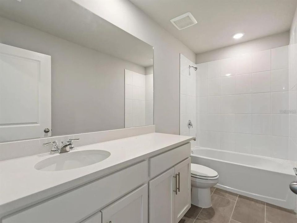 最近租的: $2,300 (4 贝兹, 3 浴室, 2631 平方英尺)