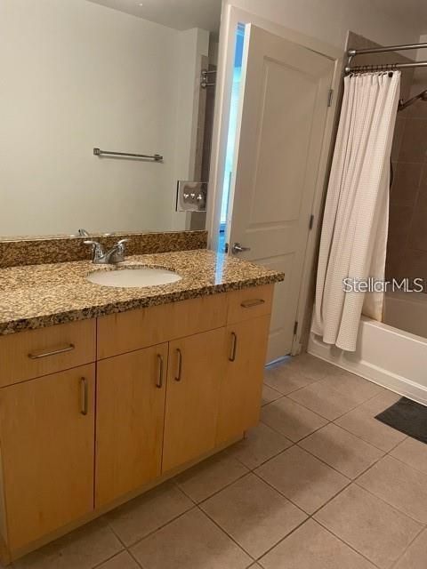 Recently Rented: $1,795 (1 beds, 1 baths, 862 Square Feet)